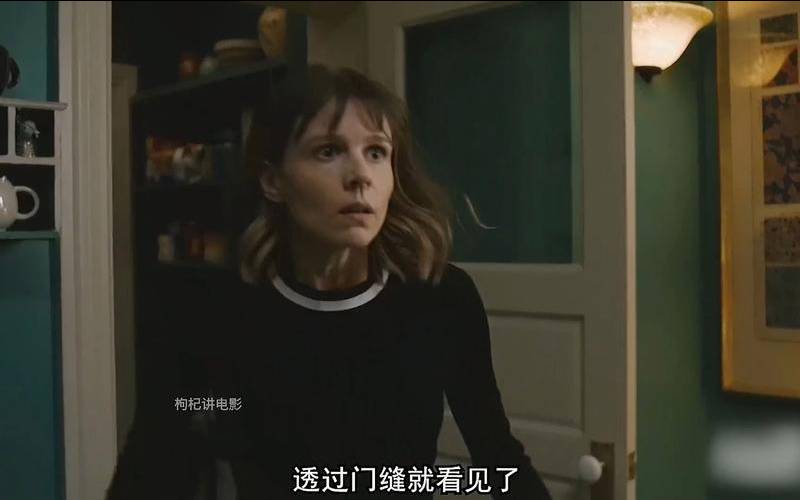 女人梦见家门关不上,梦见门缝很宽 女人梦见家门关不上,梦见门缝很宽