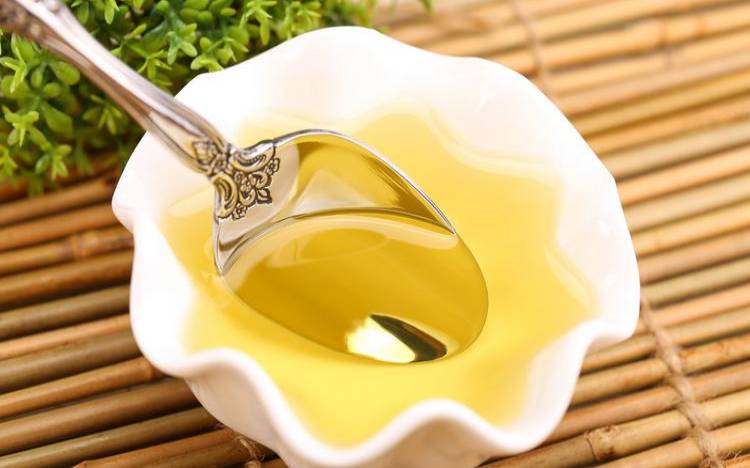 梦见蓖麻油洗头好不好（梦见榨花生油）