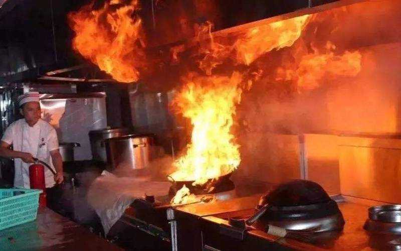 梦见别人家房屋起火了（梦到别人家失火大火扑灭）