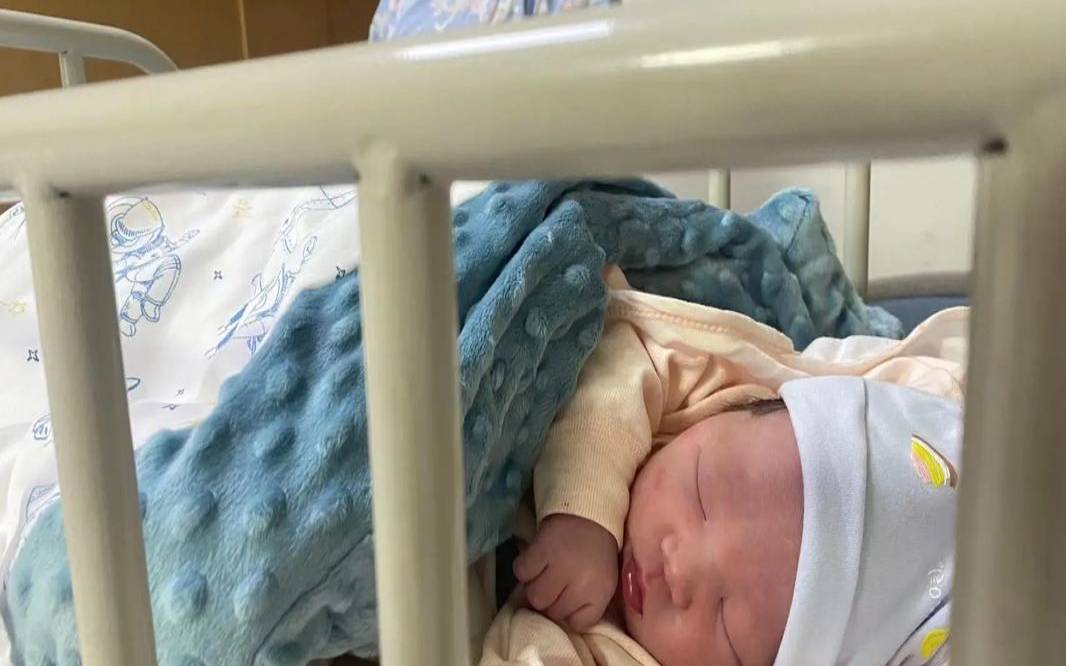 2021年腊月初一出生的女孩（2022年腊月的虎宝宝好不好）