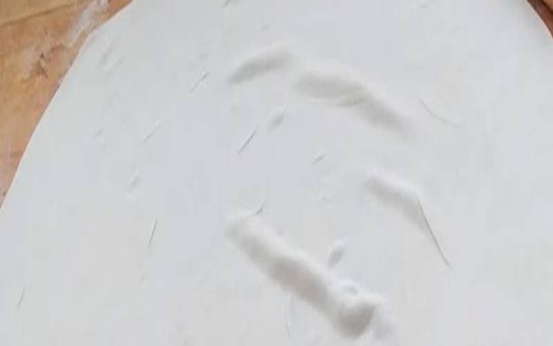 做梦梦到和面（女人梦见自己和面揉面）