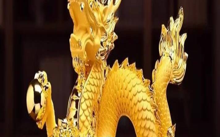 生肖龙配生肖龙合适吗（男龙配什么属相最好）