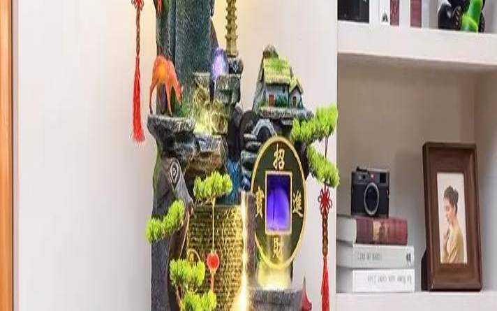 玄关放什么摆件招财（一进门玄关处放鱼缸好吗）