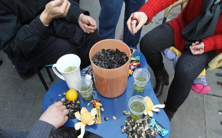 梦到吃瓜子是什么意思女性（已婚妇女梦到吃瓜子）