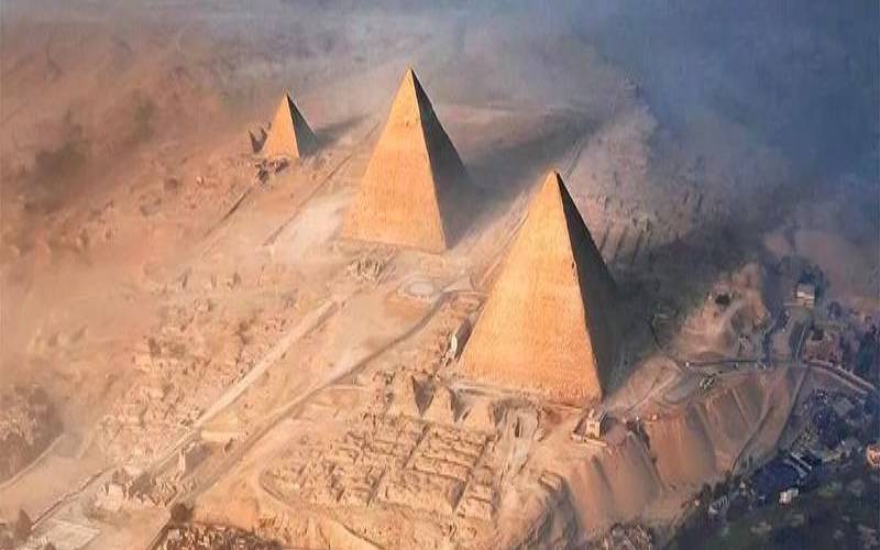 梦见埃及古墓什么意思（梦见埃及金字塔）