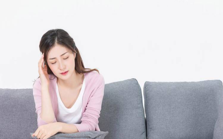 老年人梦见自己来月经见血（做梦来月经还见血了）