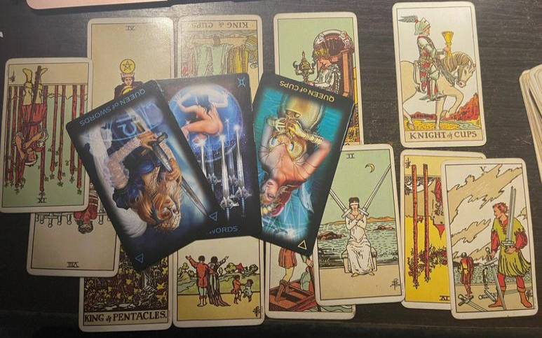 塔罗占卜家人缘分（塔罗占卜我俩会和好吗）