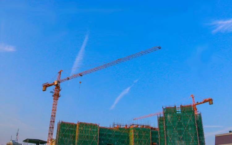 我梦见别人家修房子(梦见别人建房子正在施工)