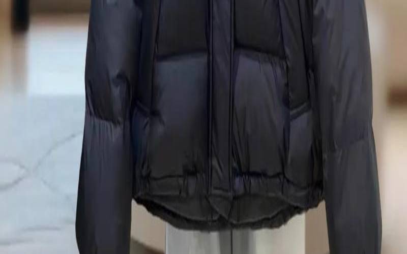 2021年4月24日五行穿搭（冬季运动裤配什么上衣好看）