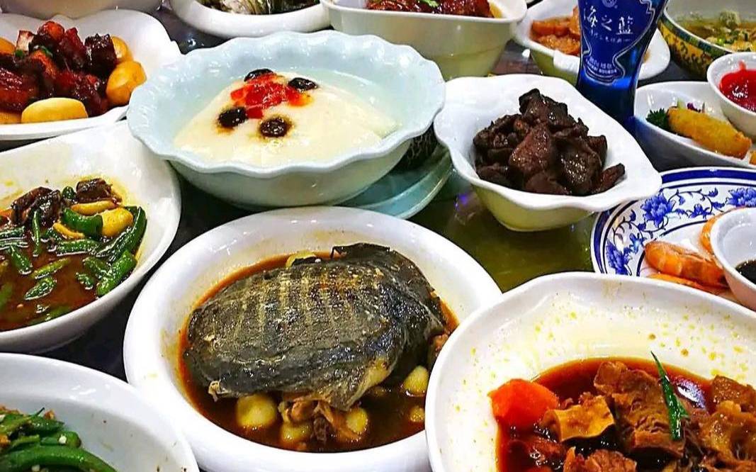 梦到和女朋友结婚（梦到和女朋友结婚办酒席）