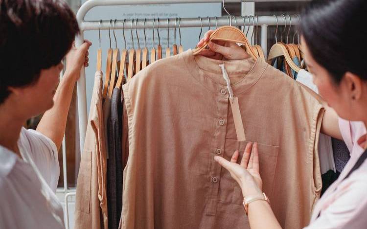 梦见自己买衣服是什么意思（已婚女梦见新衣服吉兆）