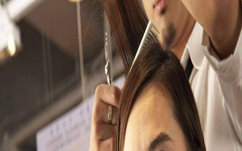 梦到美女给我理发（男人梦见年轻漂亮的女人）