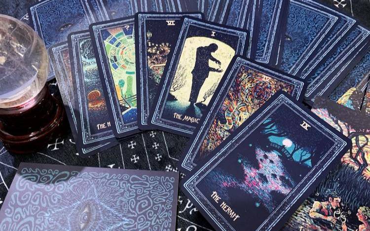 塔罗牌占卜他的感情状态（台湾有名的塔罗牌占卜师）