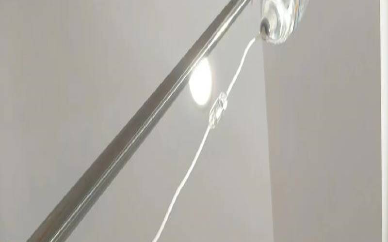 梦到自己输液跑针什么意思（梦见打吊针是什么意思）