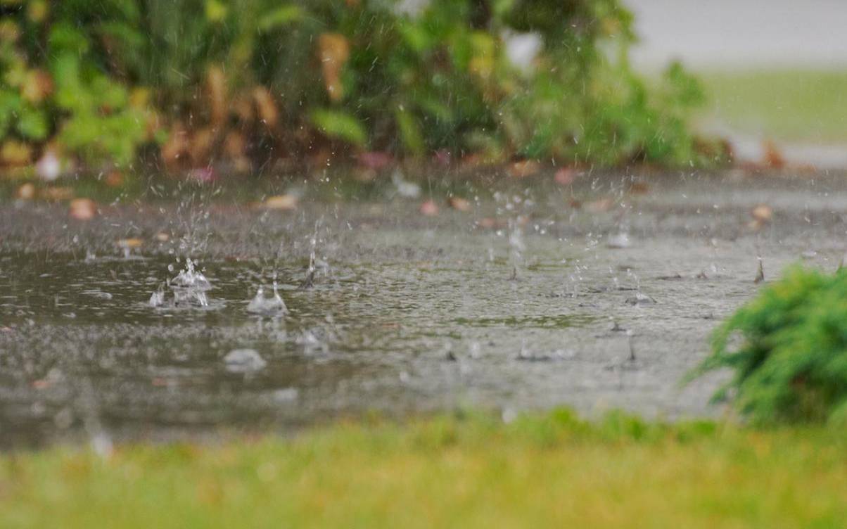 梦到山上下雨好不好（男人梦见下雨）