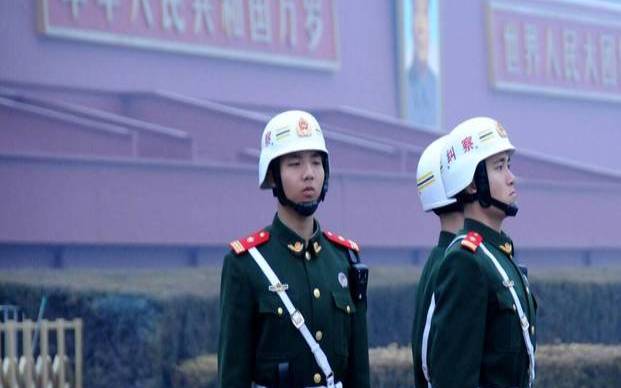 梦见一车当兵的（梦见部队里的军车和军人）