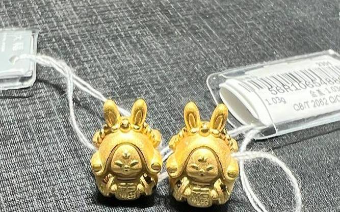 10年本命年兔红绳男生（男人本命年红绳）