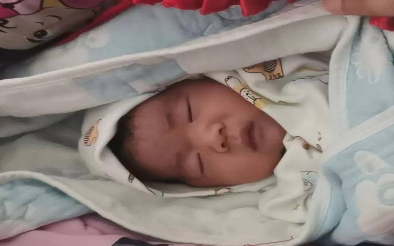 2022年5月出生的属虎男宝宝（2022年五月份的虎宝宝）