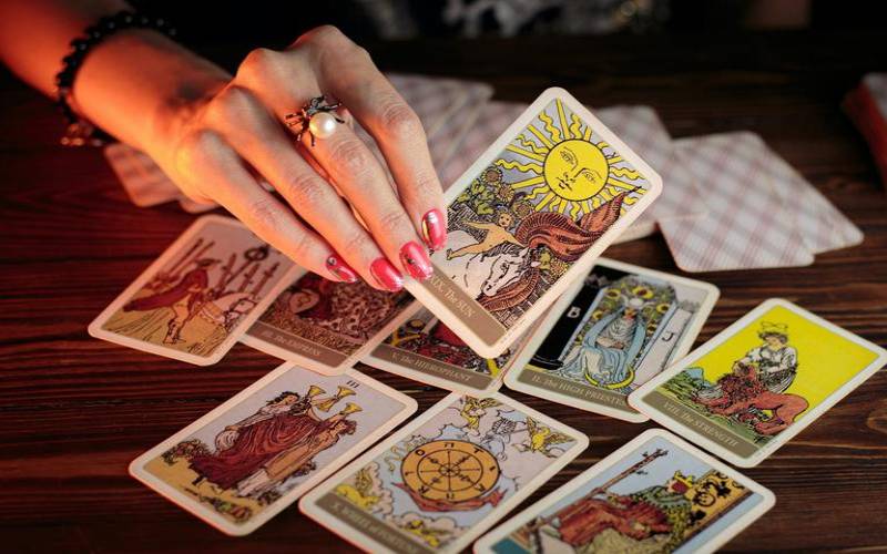 塔罗牌圣诞颂歌（塔罗占卜师必备物品）