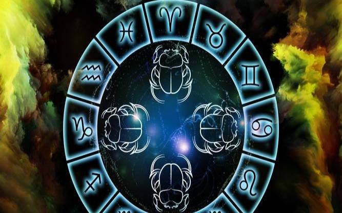 霍莉2021年星座运势（克里斯托弗星座运势）