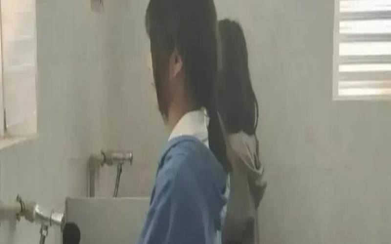 梦见别人撒尿（梦见别人撒尿到我嘴里）