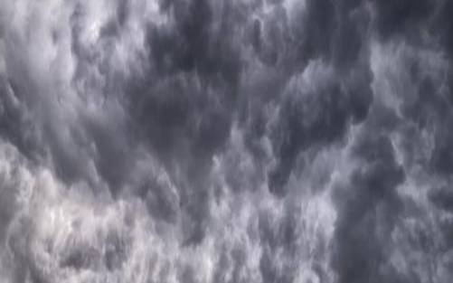 梦见大风刮起很多尘土（梦见风卷尘土扑面而来）