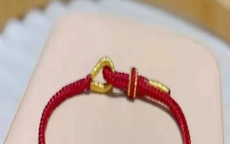 本命年牛男人戴什么好（本命年戴什么转运属马）