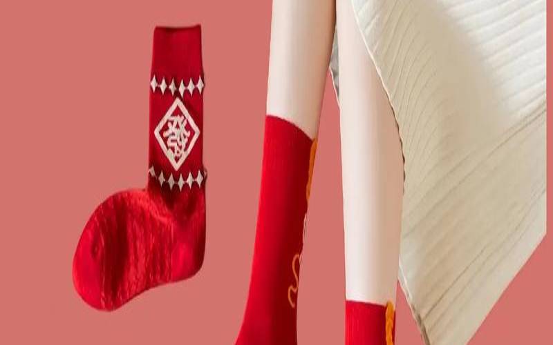 本命年买红袜子是什么意思（本命年穿红色由谁来买）