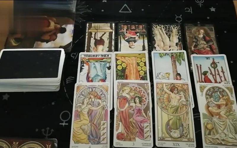 塔罗牌害怕的事会发生吗（塔罗占卜你吸引什么男人）