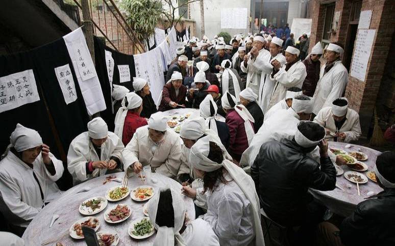 2021霜降可以上坟吗（死人出殡前一天叫什么）