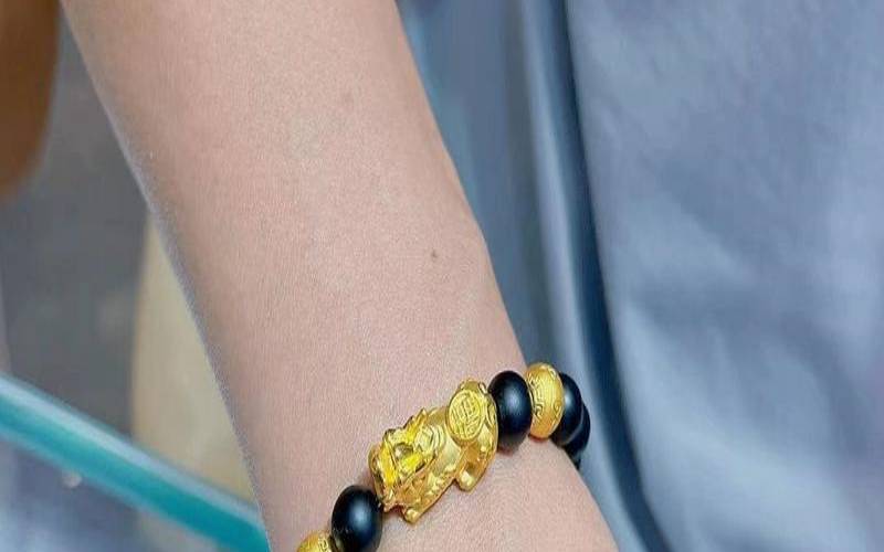 属兔女戴什么运气好（转运生肖佩戴有什么讲究）