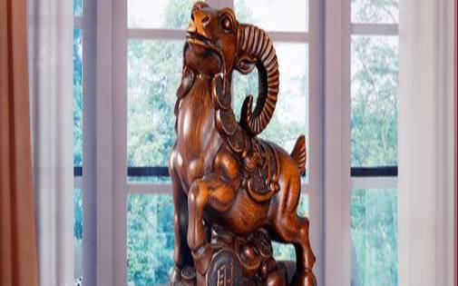 2023属羊人的全年运势如何（属羊的家里摆件忌讳）