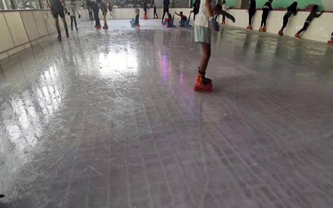 梦见冰融化了或者在滑冰（做梦梦见冰融化）