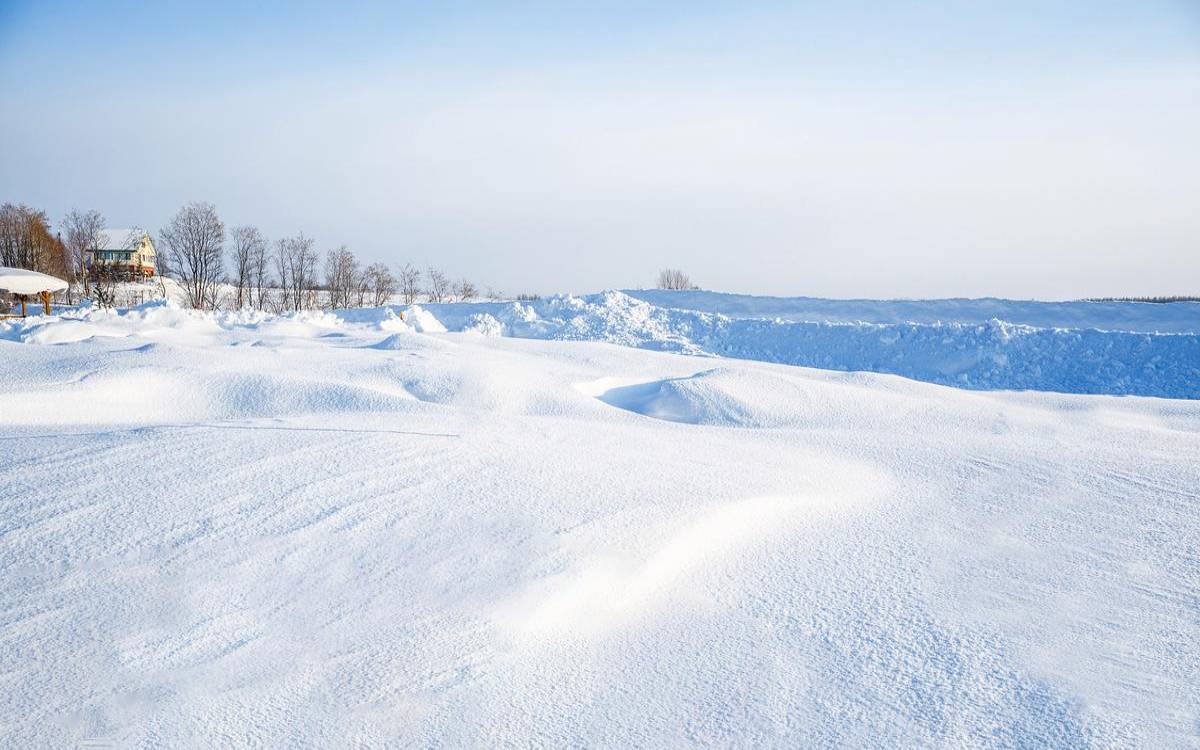 梦见冰上行走周公解梦原版（男人梦见冰是吉兆发财）