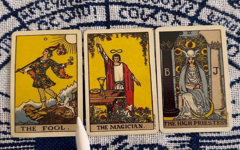 塔罗占卜职场要小心什么（塔罗牌最不吉利的三张牌）