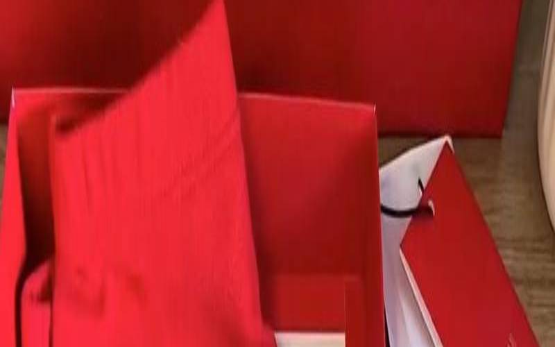 本命年一定要送红色吗（本命年穿红色由谁来买）