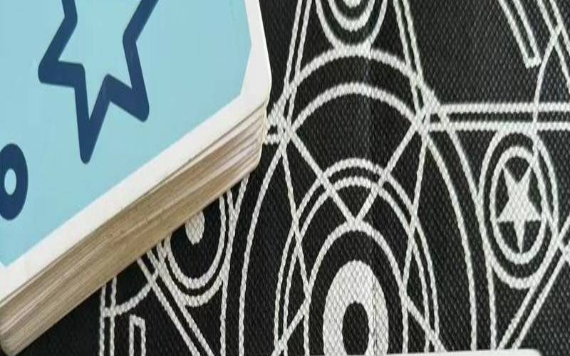 塔罗牌测的是自己还是对方（塔罗测试未来谁追你）