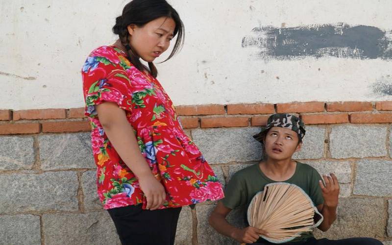 小荒村算命的女的图（房山算命老太太南关）