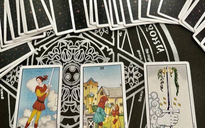 塔罗占卜他是不是有别人了（塔罗占卜他脚踏两船吗）