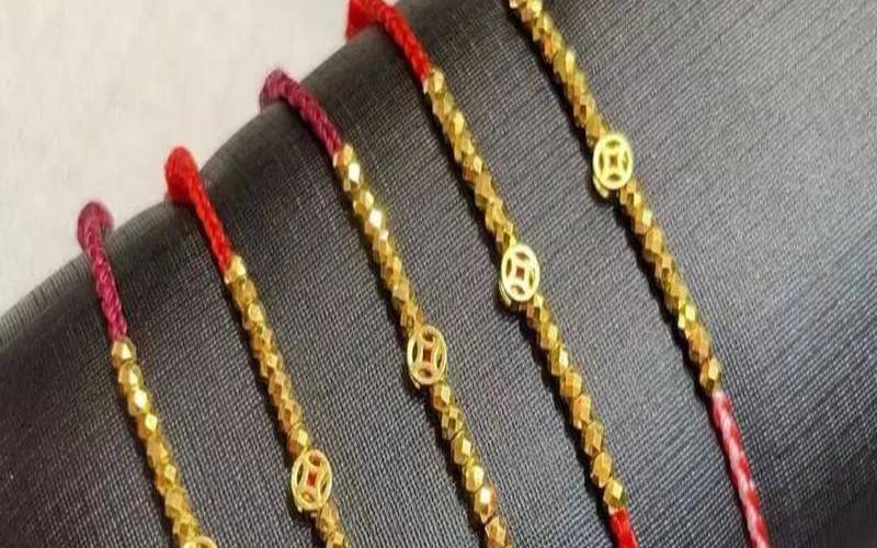 本命年红绳带那只手好（本命年红绳子女生带哪一边）