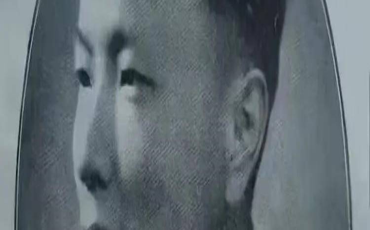 韦千里自批八字（林庚白八字跟谁学的）