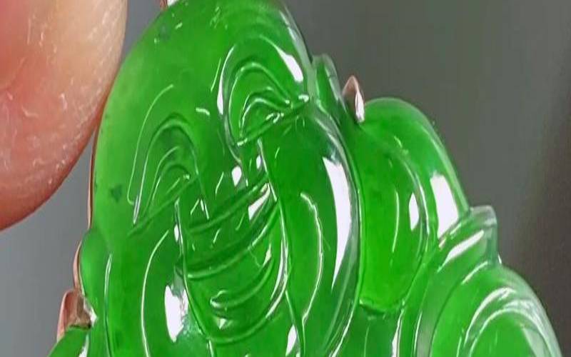 翡翠玉佛怎么挑选好（什么是a货翡翠）