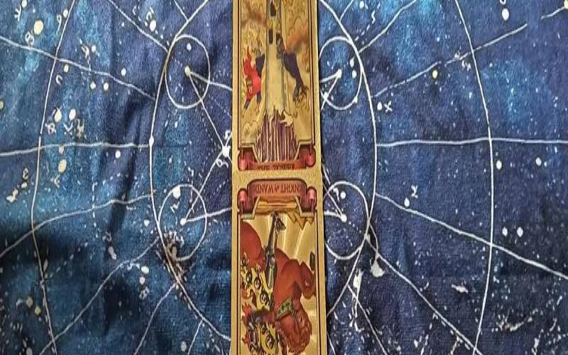 邻居家媳妇在家做塔罗牌收入可观（塔罗牌师一天能赚多少钱）