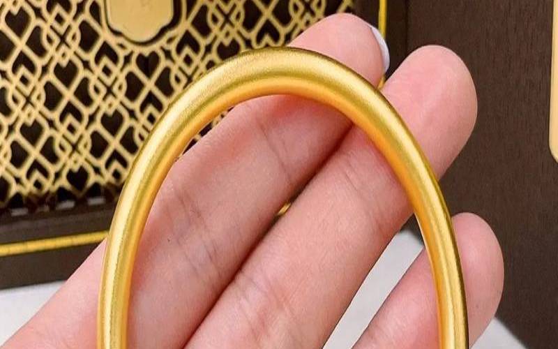 手镯999好还是9999（金镯子上的999是什么意思）