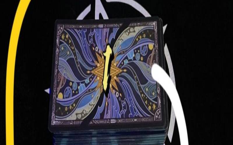 塔罗牌洗牌切牌是谁来洗的（塔罗牌切牌需要拿出来吗）