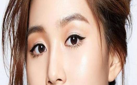 眼睛又大又凸的女人好吗（眼晴大的女人特点）