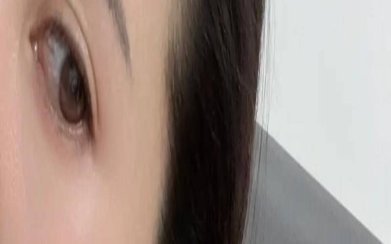 耳朵烫是什么预兆女（女性脸烫耳朵烫的预示）